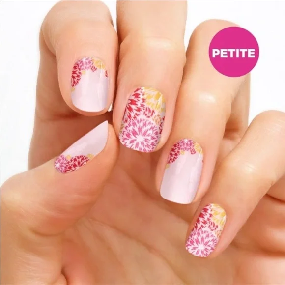*Retired* Color Street: What in Carnation? (Petite) | Floral Spring Pink Yellow - Picture 7 of 10